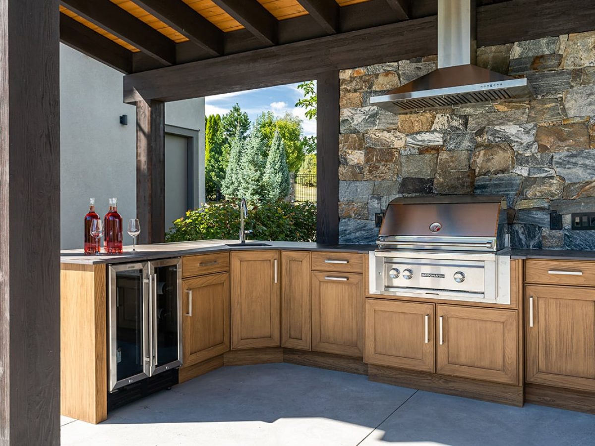 l-shaped-work-ayout-shaker-nutmeg